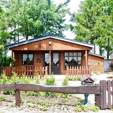 Aux Ecureuils Villa Resteigne Exteriör bild